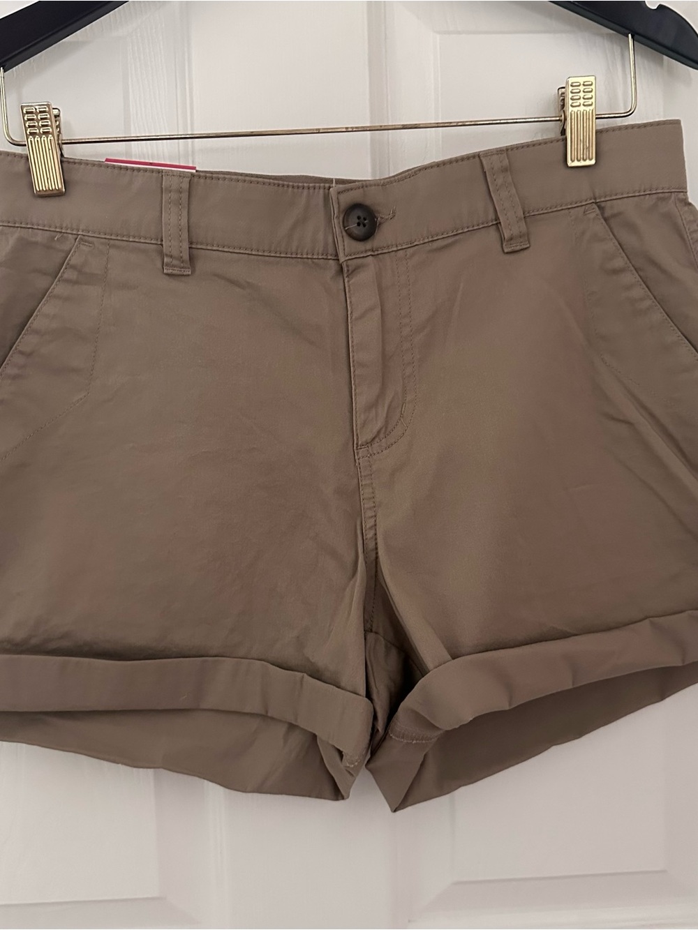 Boston Traders Women's Size 8 Tan Rolled Cuff Shorts Stretch Cotton NWT